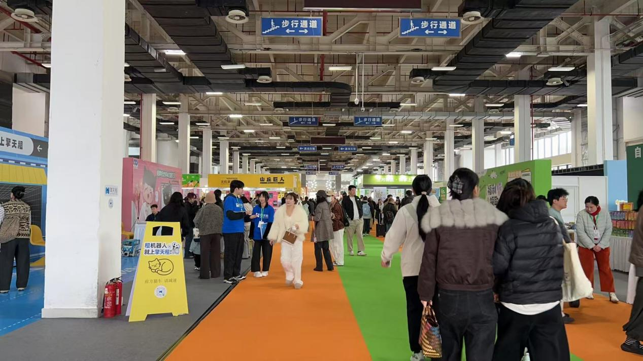 钱江商城&水晶城联合商业中心管理委员会招商部派员参观2026杭州宠物潮流创新博览会