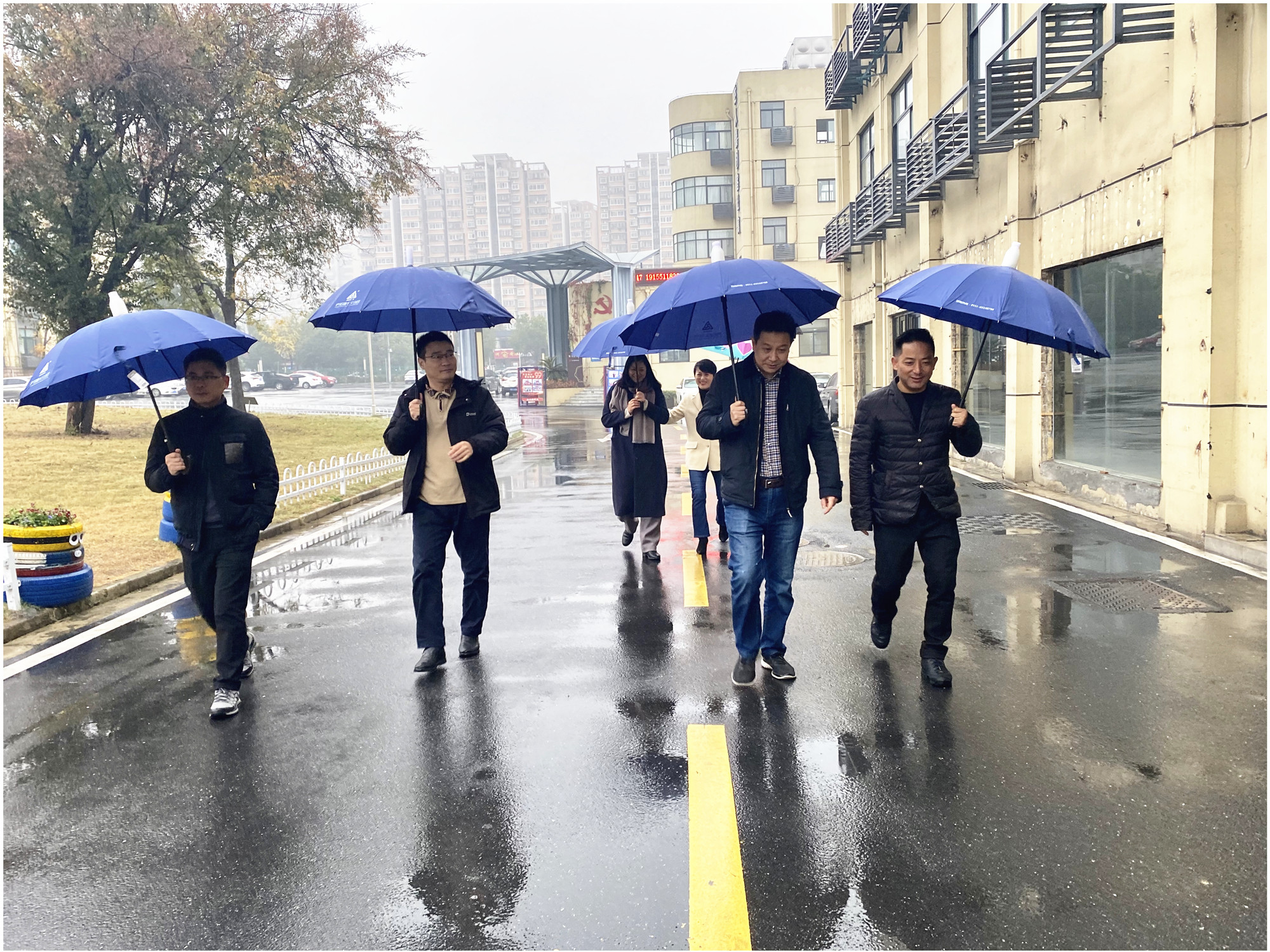 庐阳区总工会党组书记夏辉 莅临庐阳超凡国际文创园调研